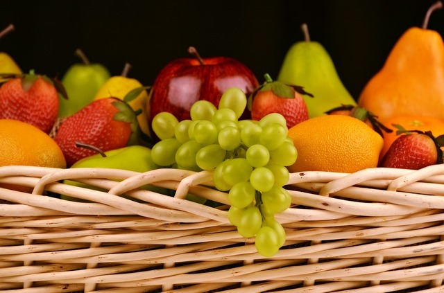 fruit-basket-1114060_1280.jpg